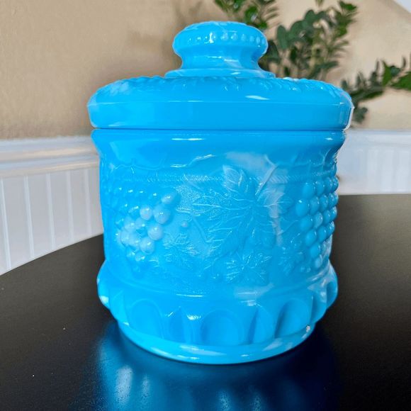 Vintage Fenton VTG Pastel Blue Slag Heavy Milk Glass Grape Cable Pattern Tobacco - Picture 1 of 7